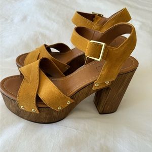 NWT Topshop Heels - Size 39